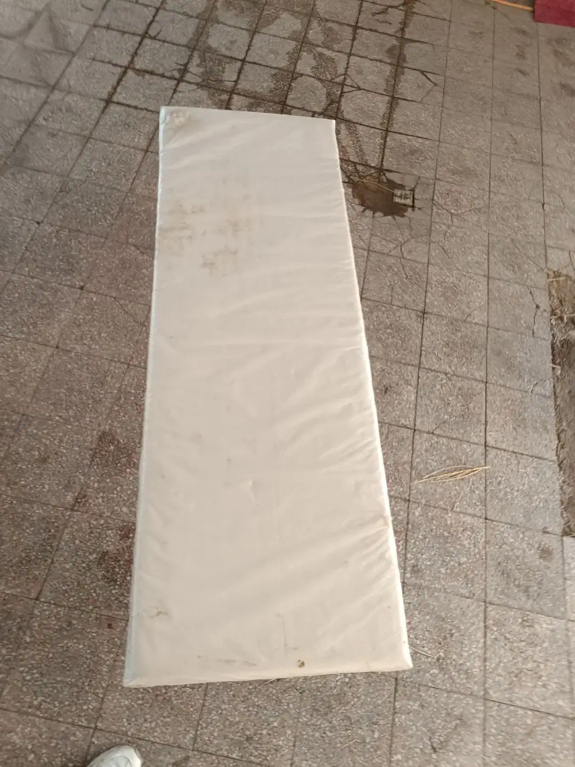 تخت ماساژ و تزریقات آلومینیومی|آرایشی، بهداشتی، درمانی|بیرجند, |دیوار