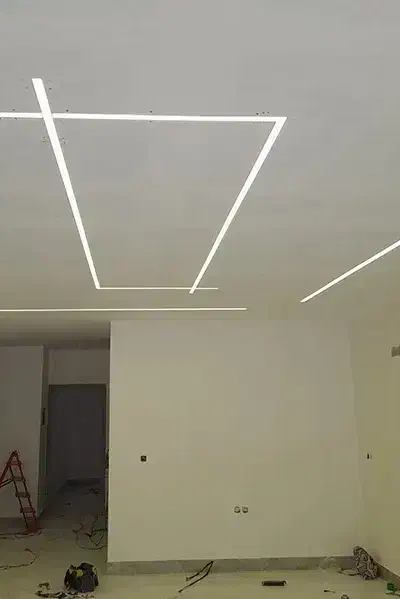 نیرو حرفه ای نقاش ساختمان خانم و آقا|استخدام معماری، عمران و ساختمانی|شیراز, چوگیاه|دیوار