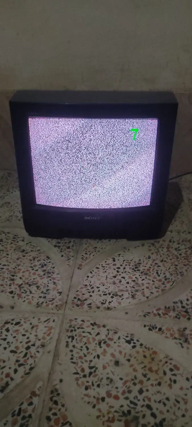 تلویزیون ۱۴|تلویزیون و پروژکتور|رباط‌کریم, رباط‌کریم|دیوار