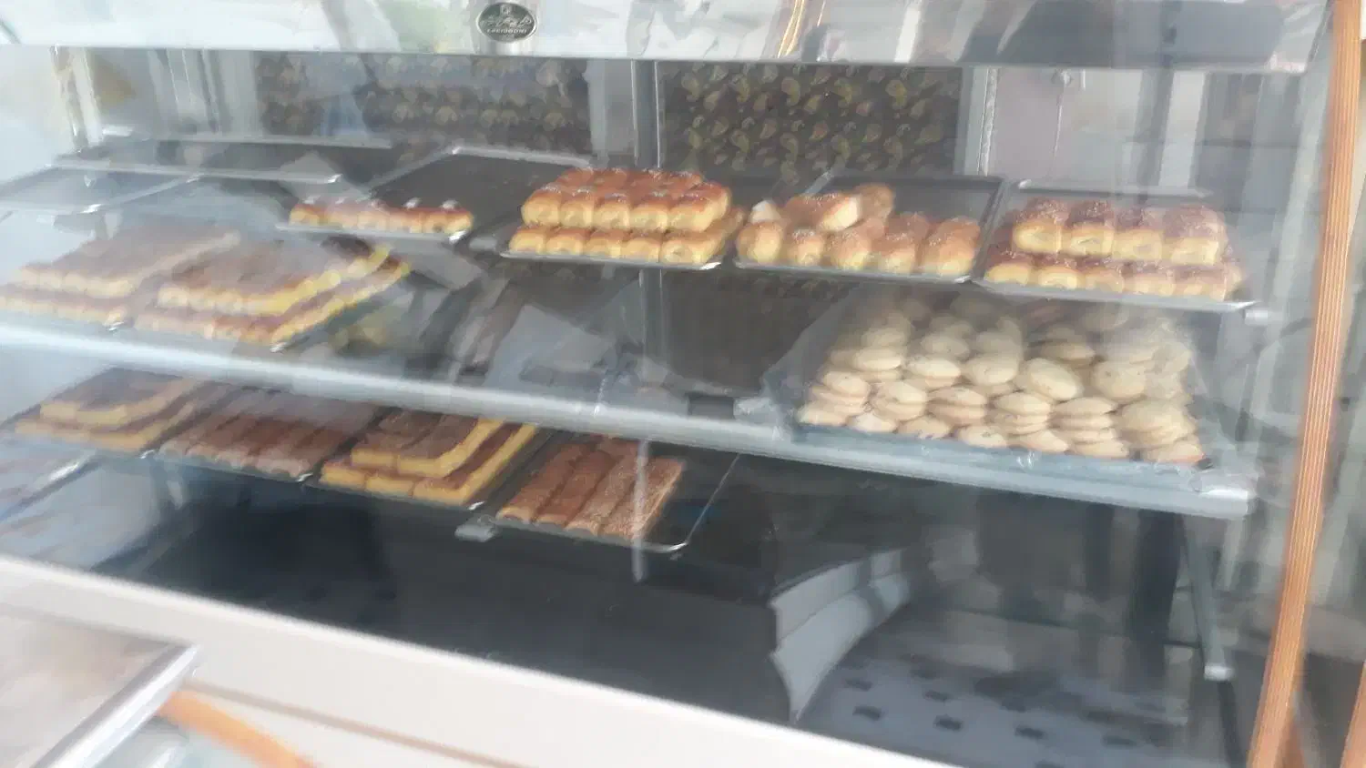 کاردر کارگاه قنادی|استخدام خدمات فروشگاه و رستوران|قم, بلوار امین و ساحلی|دیوار