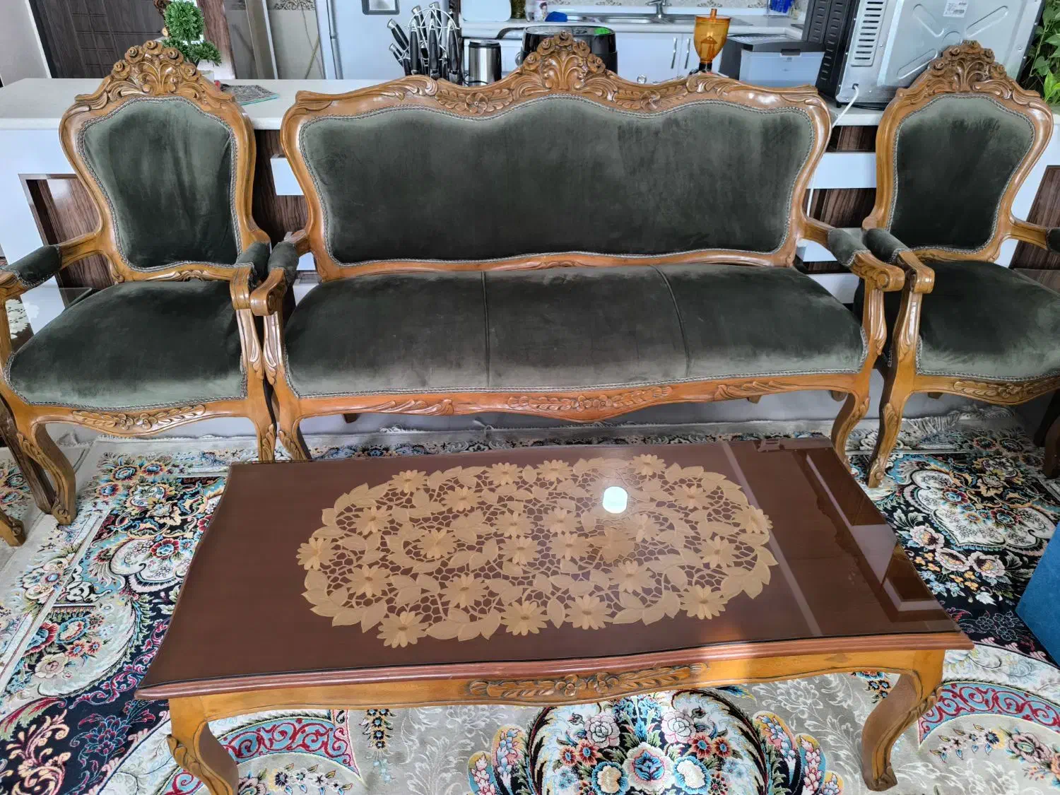 مبل ۹نفره و میز غذا خوری ۱۰ نفره|مبلمان خانگی و میز عسلی|شاهینشهر, طالقانی|دیوار