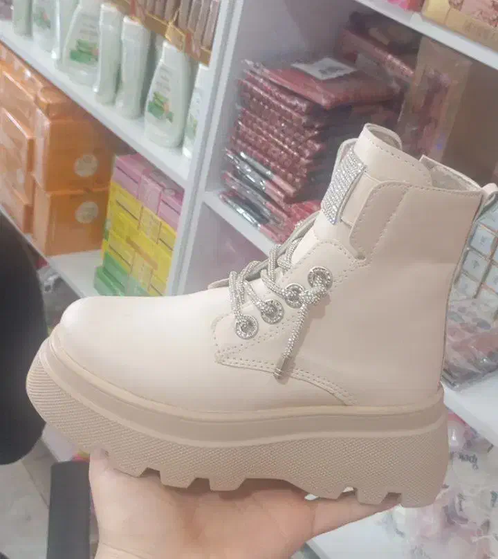 پوتین|کیف، کفش، کمربند|عباس‌آباد, |دیوار