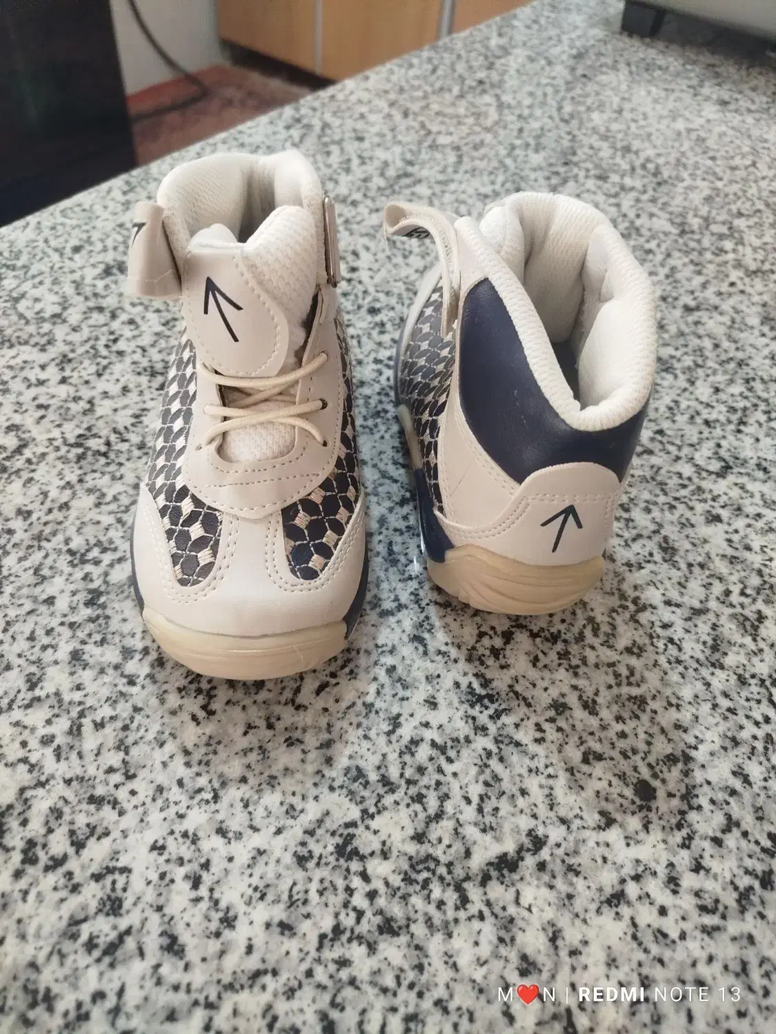 کفش نیم بوت وارداتی|کفش و لباس بچه|خمینیشهر, |دیوار