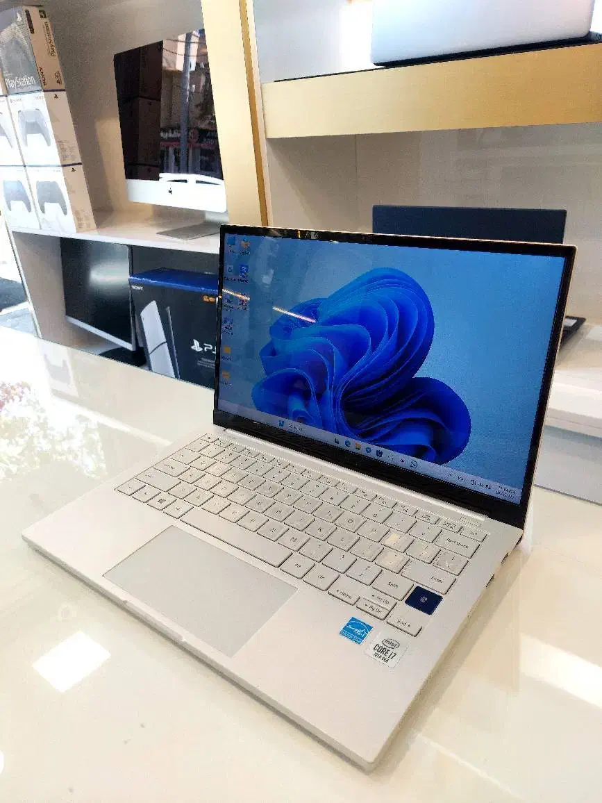 لپتاپ سبک با سخت افزار قوی سامسونگ SAMSUNG|رایانه همراه|شیراز, ملاصدرا|دیوار
