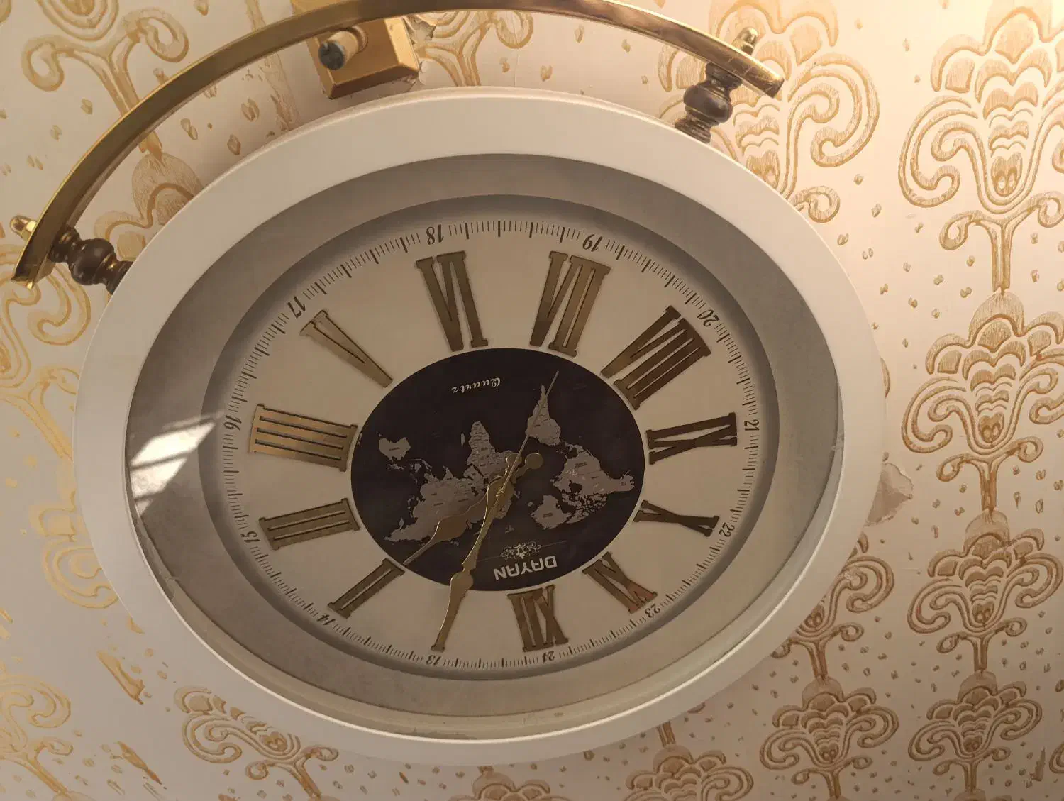 ساعت ایستاده در حد نو بدون هیچ زدگی یا شکستگی|ساعت دیواری و تزئینی|اهواز, کمپلو جنوبی|دیوار