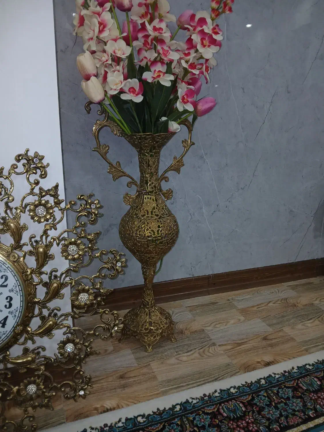 ساعت برنز و گلدان برنز اصل|ساعت دیواری و تزئینی|شهریار, شهرک امیریه|دیوار