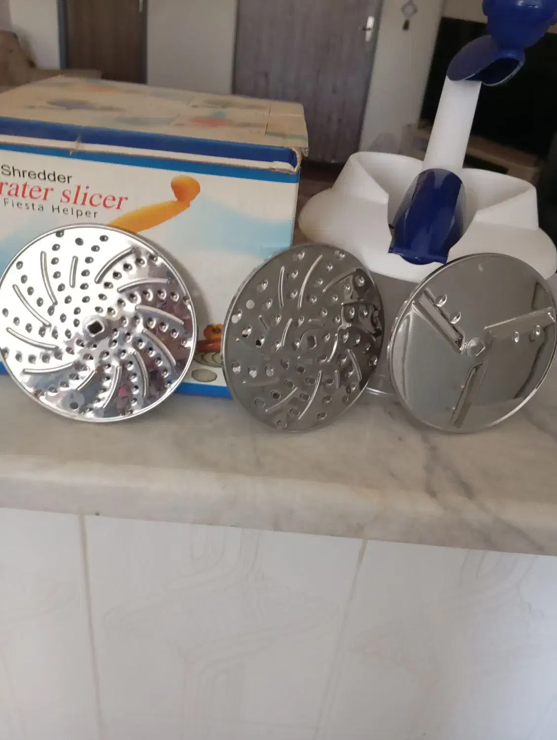 ظرف محافظ رب و رنده دستی|خردکن، آسیاب، غذاساز|هشتگرد, هشتگرد قدیم|دیوار