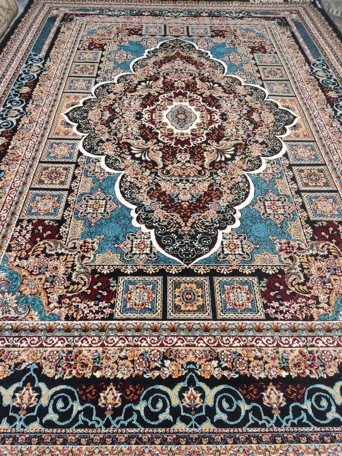 فرش ماشینی ۹ متری جفت سورمه ای|فرش|اصفهان, برزان|دیوار