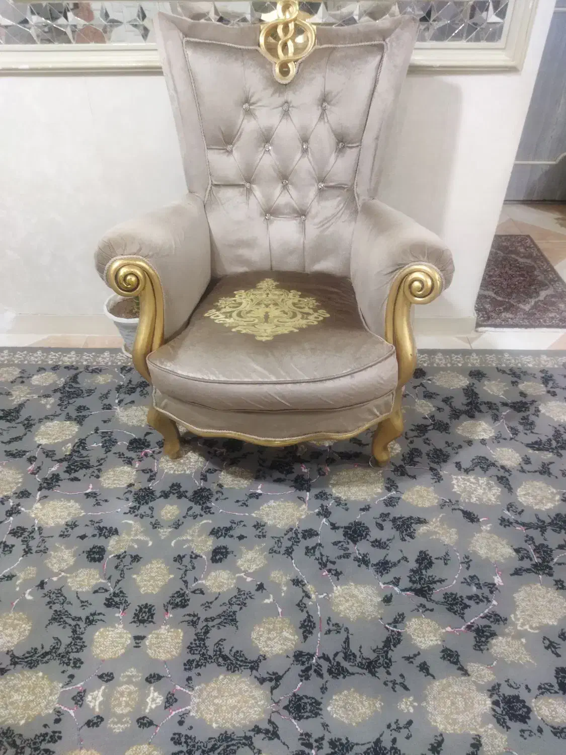 مبل سلطنتی استندجاگلدونی و سبزی خرد کن|مبلمان خانگی و میز عسلی|قرچک, مهدیه|دیوار