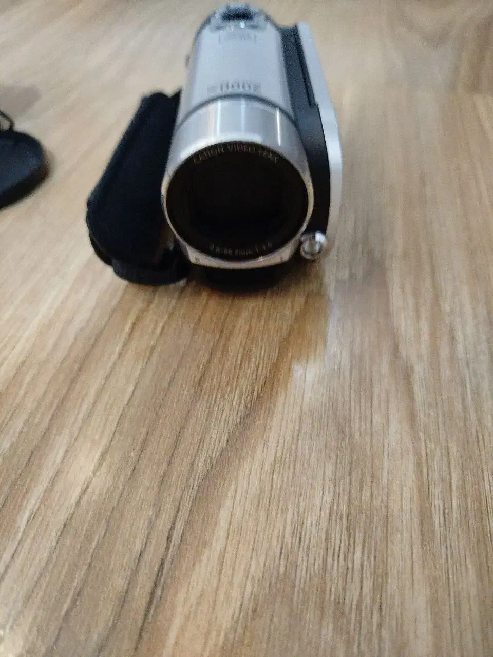 دوربین عکاسی و دوربین فیلیم برداری در حد نو|دوربین عکاسی و فیلمبرداری|مراغه, |دیوار