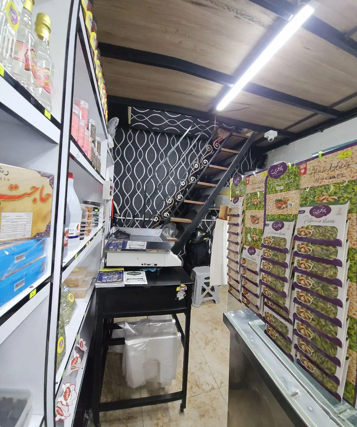 واگذاری ویا فروش کلیه تجهیزات همراه با اجناس مغازه|فروشگاه و مغازه|پردیس, فاز ۸|دیوار