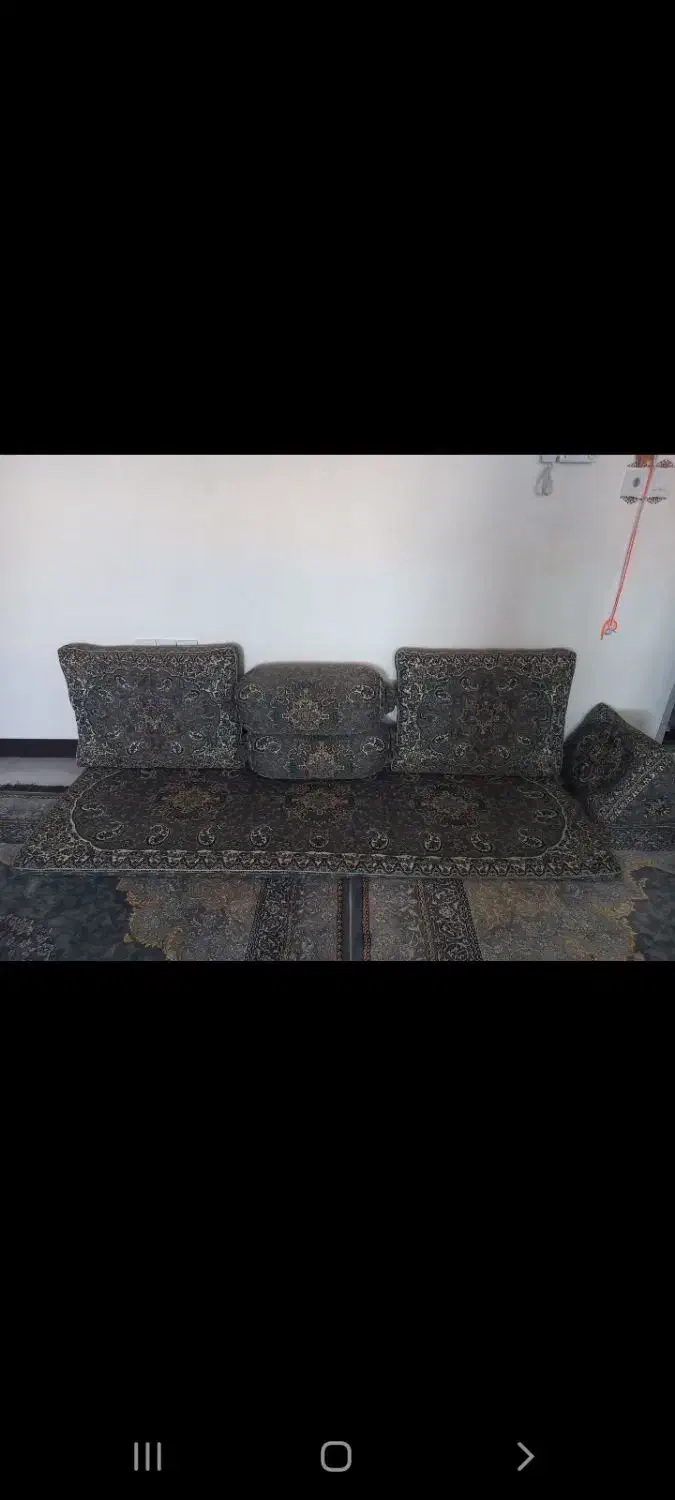 پشتی شاه نشین|پشتی|اقبالیه, |دیوار