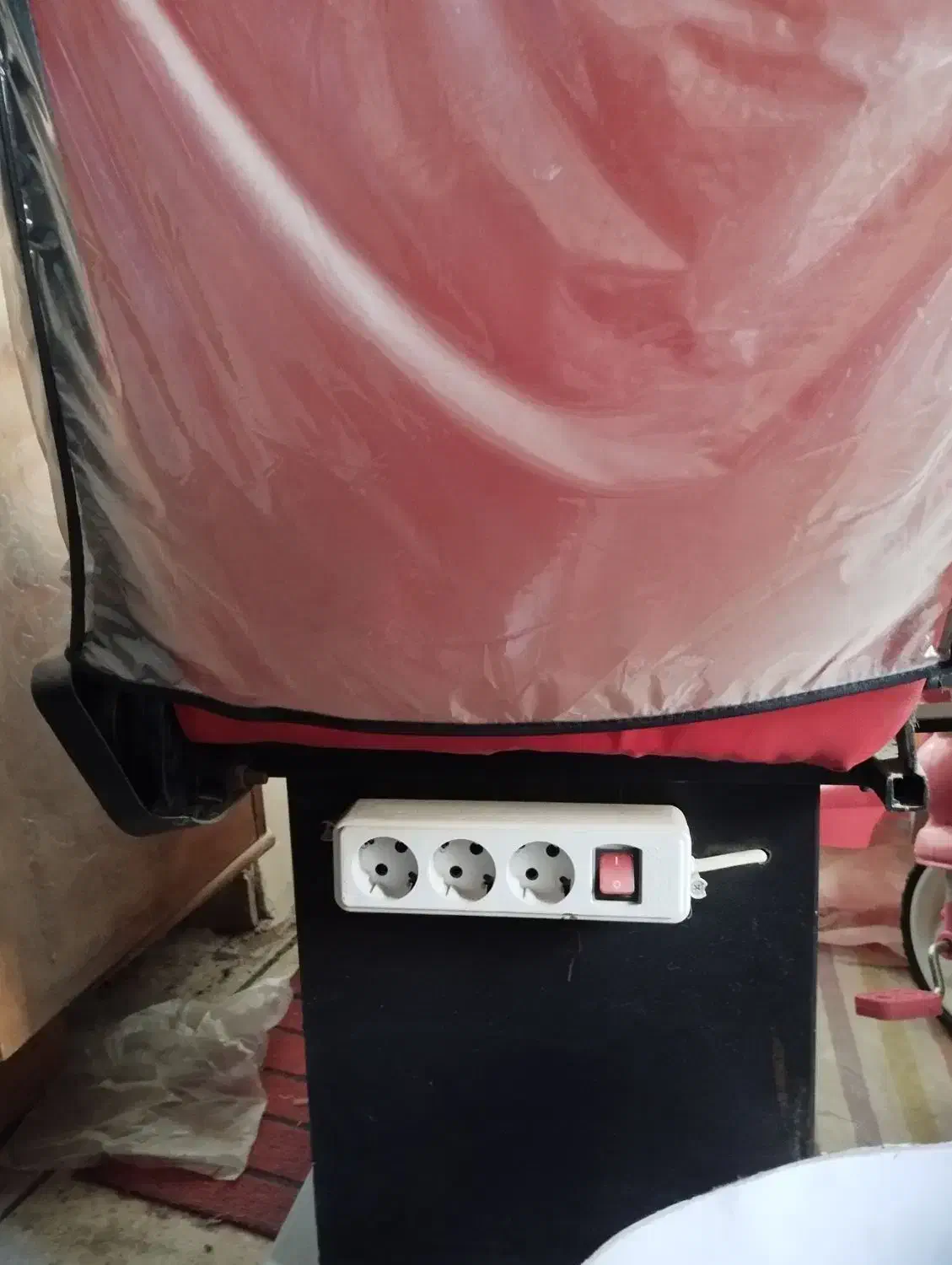 صندلی طرح برقی ثابت|آرایشگاه و سالنهای زیبایی|کاشان, سرپله جدید|دیوار