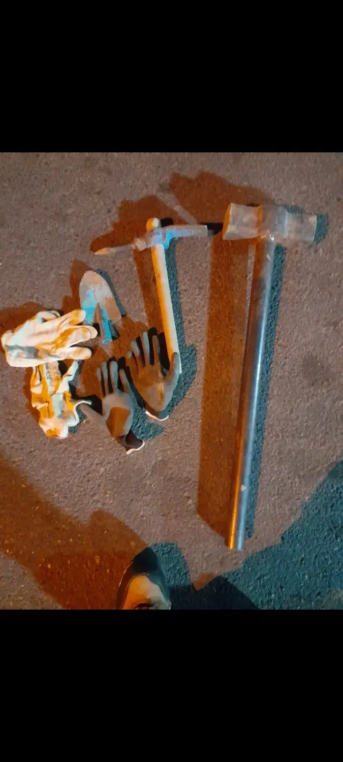 پتک و بیلچه|ابزارآلات|تهران, چیتگر شمالی|دیوار