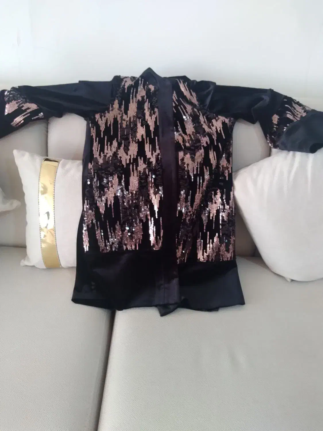 مانتو کاملا نو|لباس|اهر, |دیوار