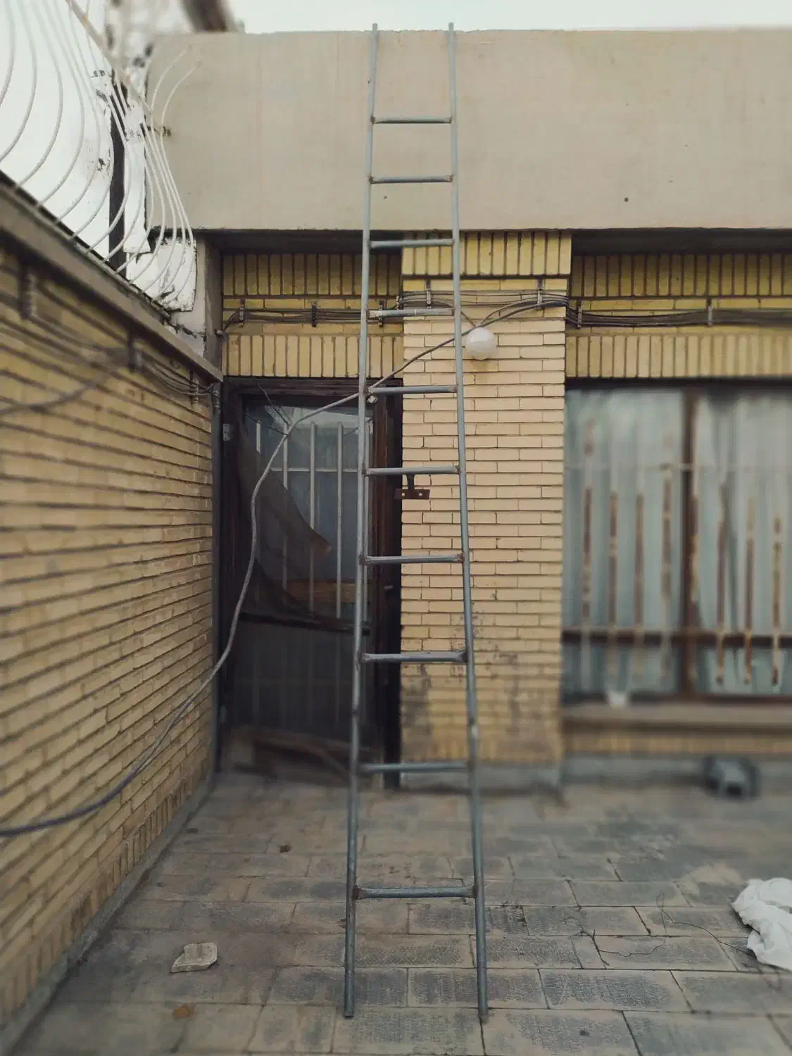 نردبان اهنی|ابزارآلات|مبارکه, |دیوار