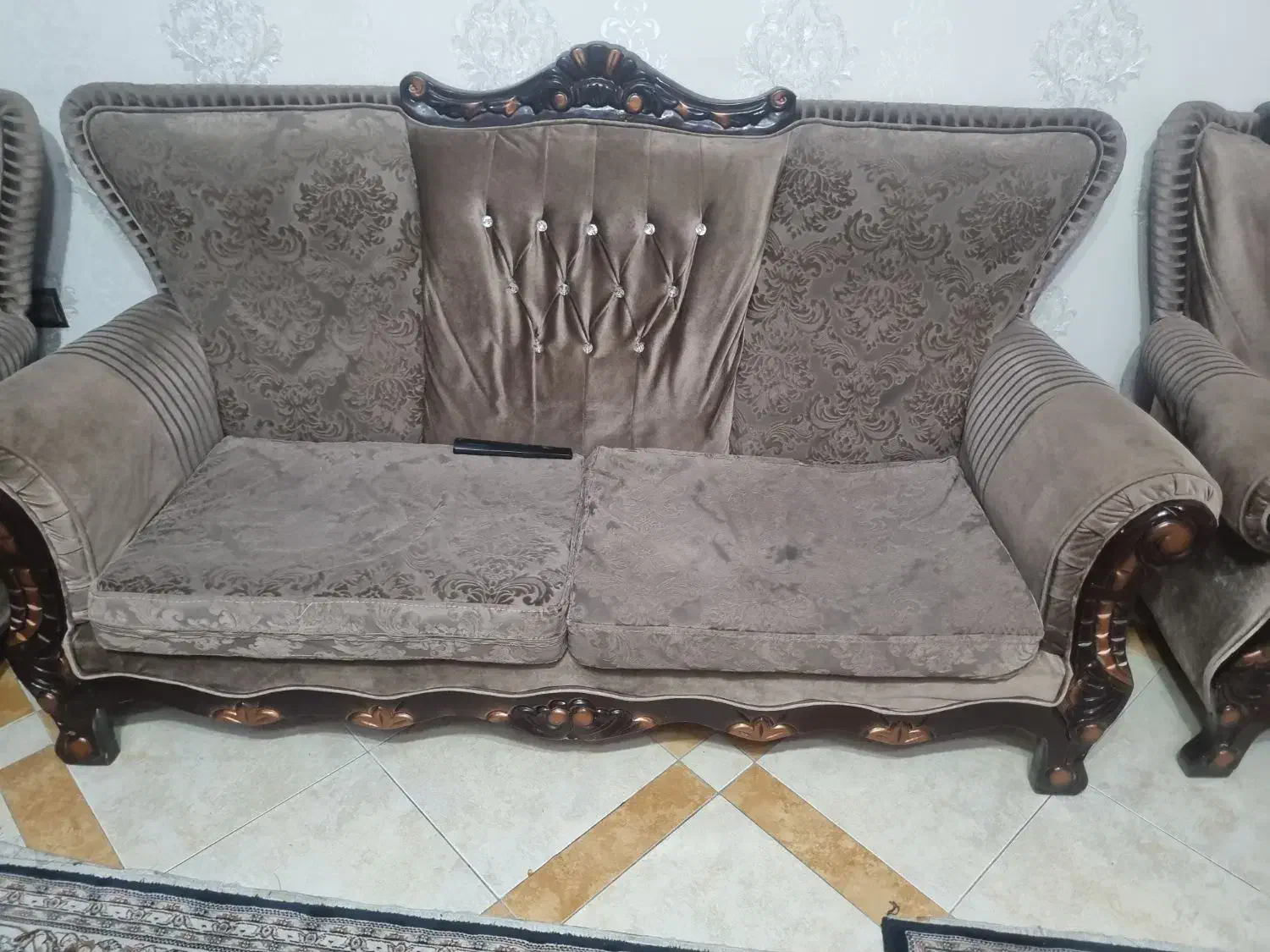 مبل به همراه ۵عدد عسلی|مبلمان خانگی و میز عسلی|اندیشه, اندیشه فاز ۱|دیوار