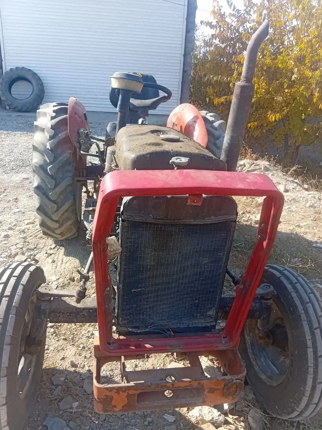 تراکتور ۲۴۰ همراه سمپاش|خودرو سنگین|نوشین شهر, |دیوار