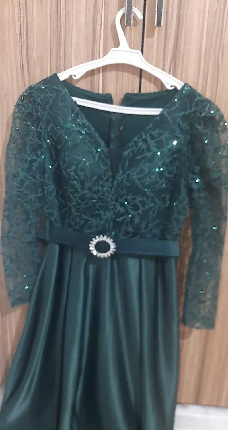 لباس مجلسی|لباس|آبیک, |دیوار