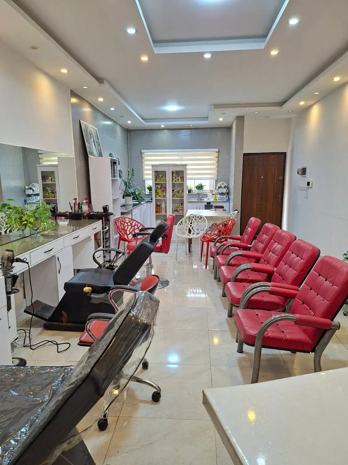 لوازم ارایشگاهی|آرایشگاه و سالنهای زیبایی|بندر انزلی, باغ زمانی|دیوار