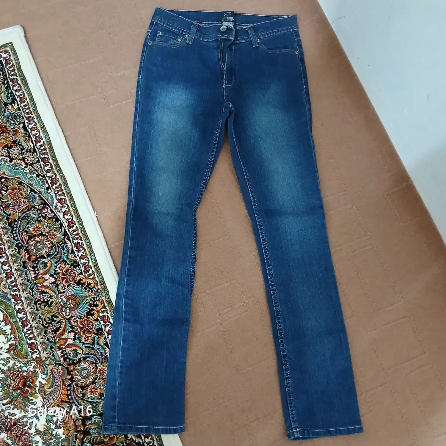 شلوار لی|لباس|مهاباد (آذربایجان غربی), |دیوار