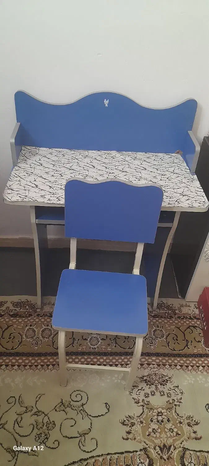 سلام یک میز تحریر ومیز نهار خوری|میز و صندلی غذاخوری|باسمنج, |دیوار