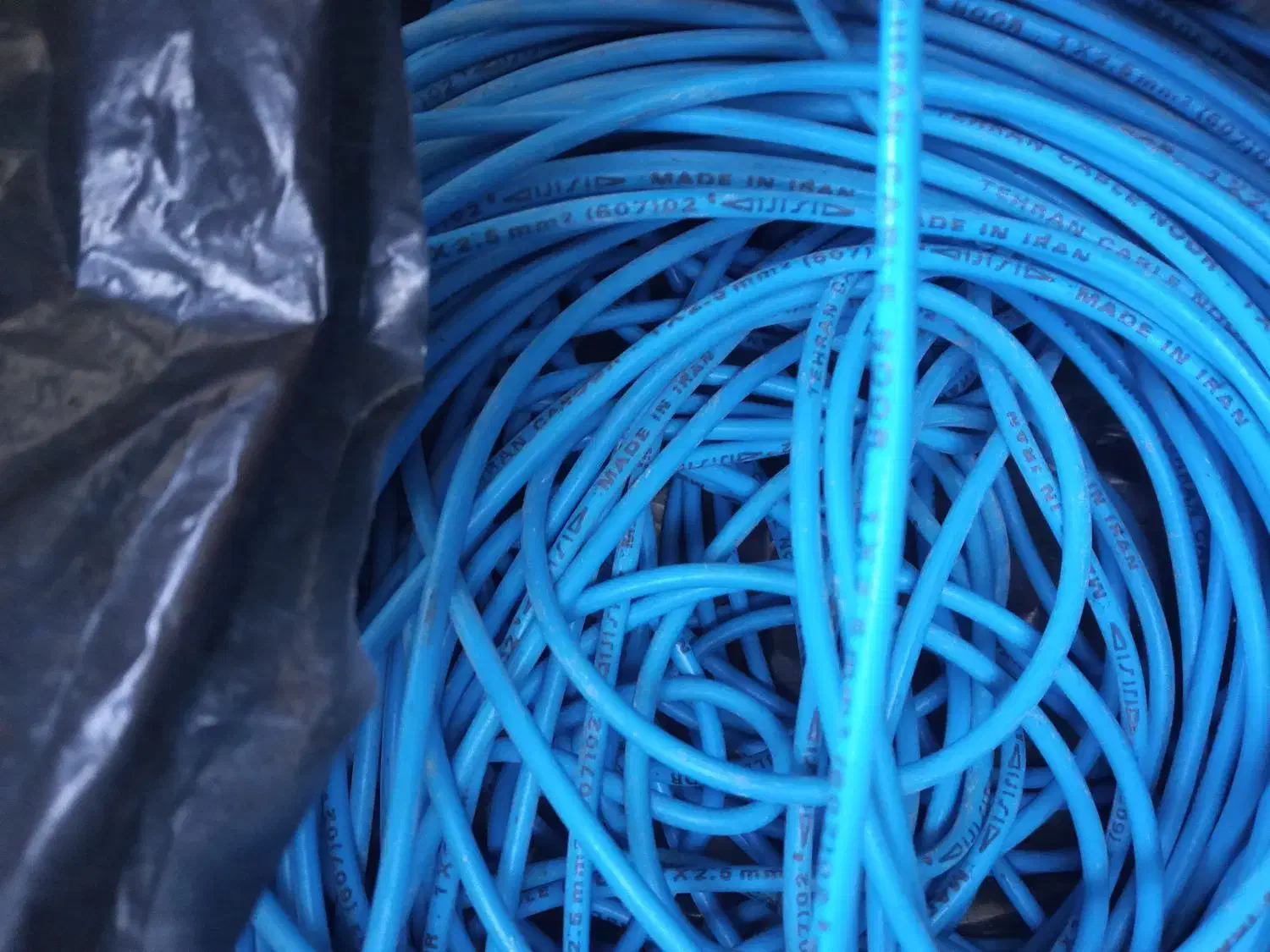 سیم برق|بدلیجات|باغستان, |دیوار