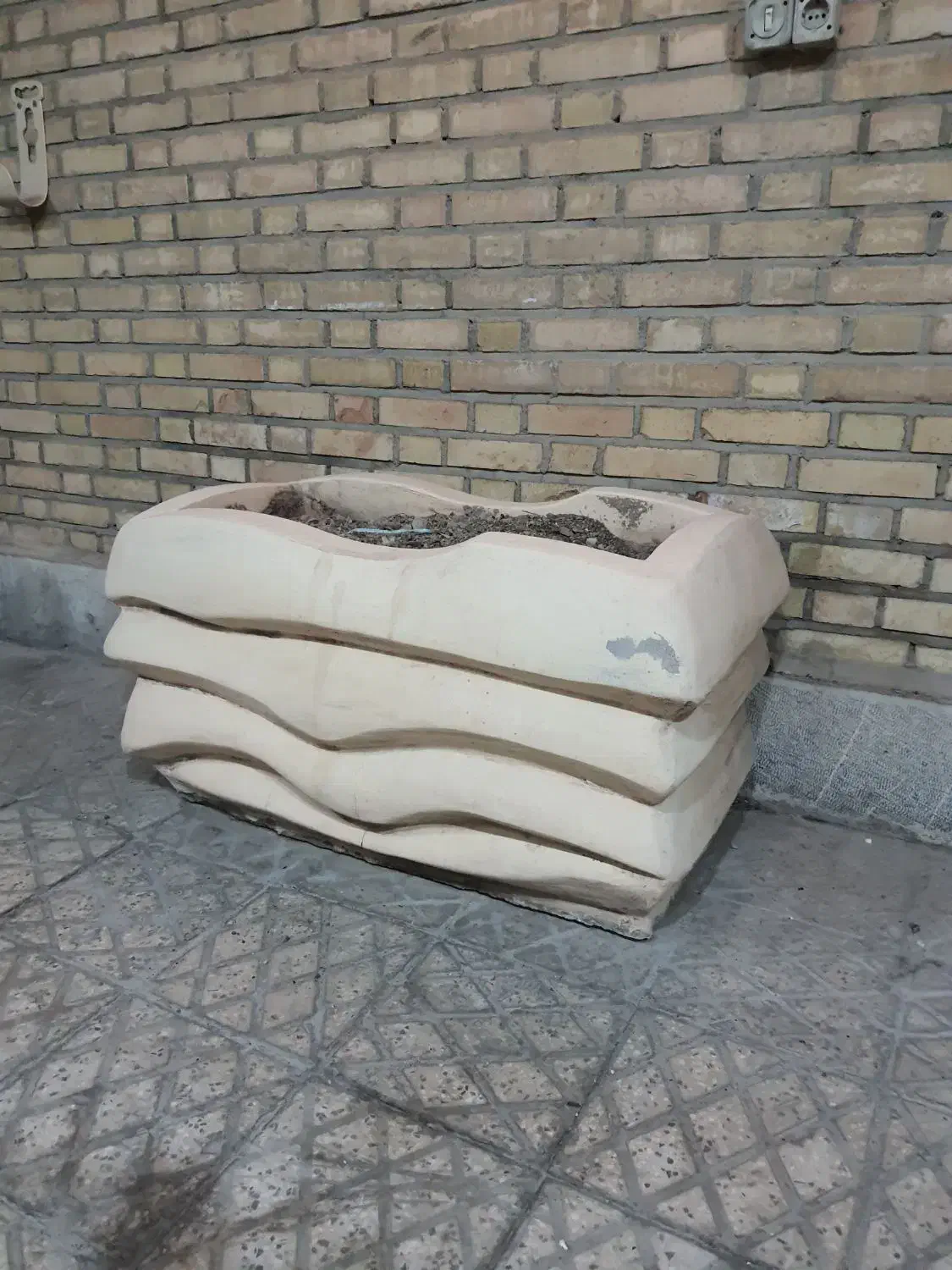 گلدان بزرگ|گل و گیاه طبیعی|اصفهان, جلفا|دیوار