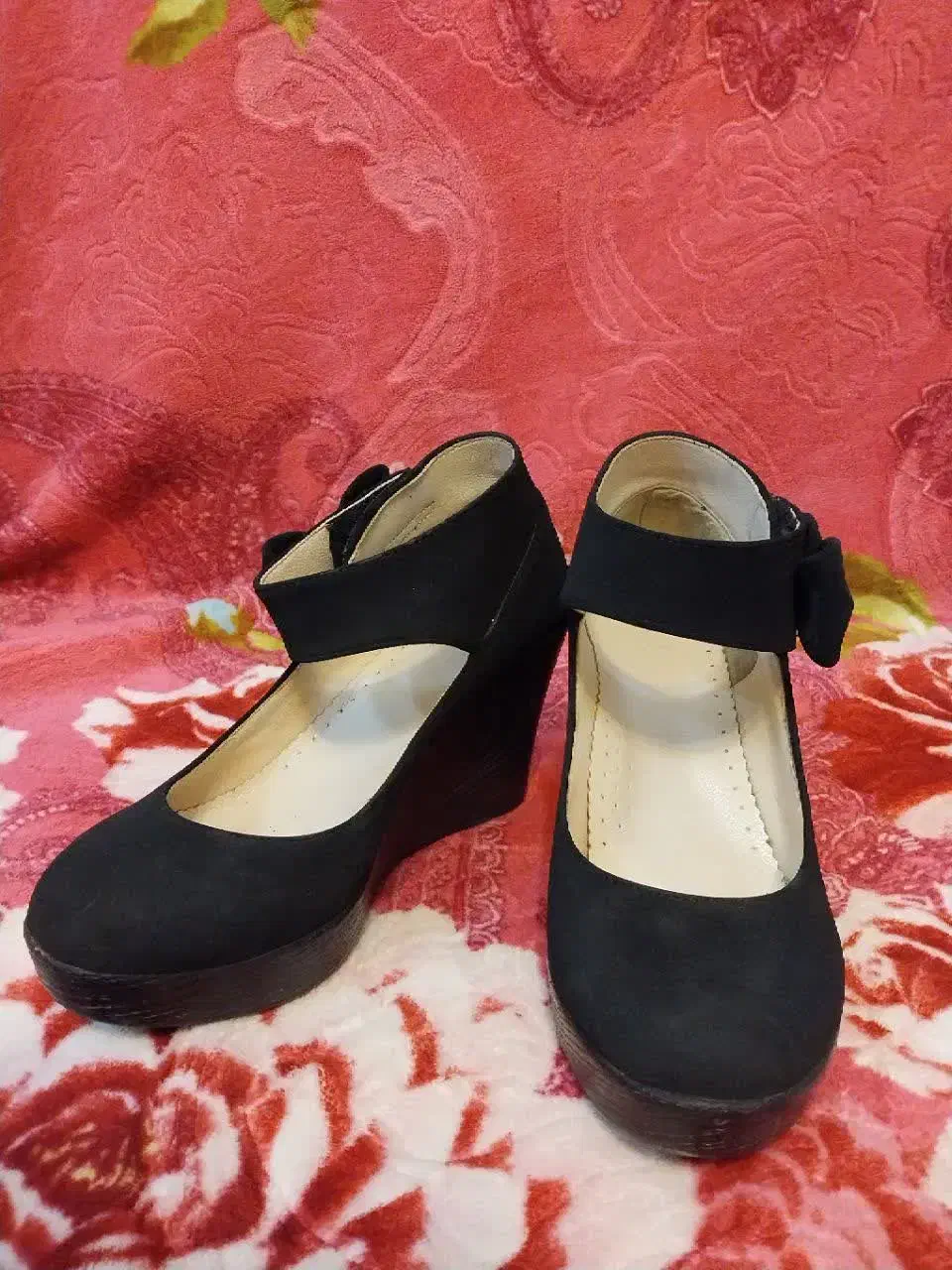 2 جفت کفش دخترانه و زنانه|کیف، کفش، کمربند|پیر بکران, |دیوار