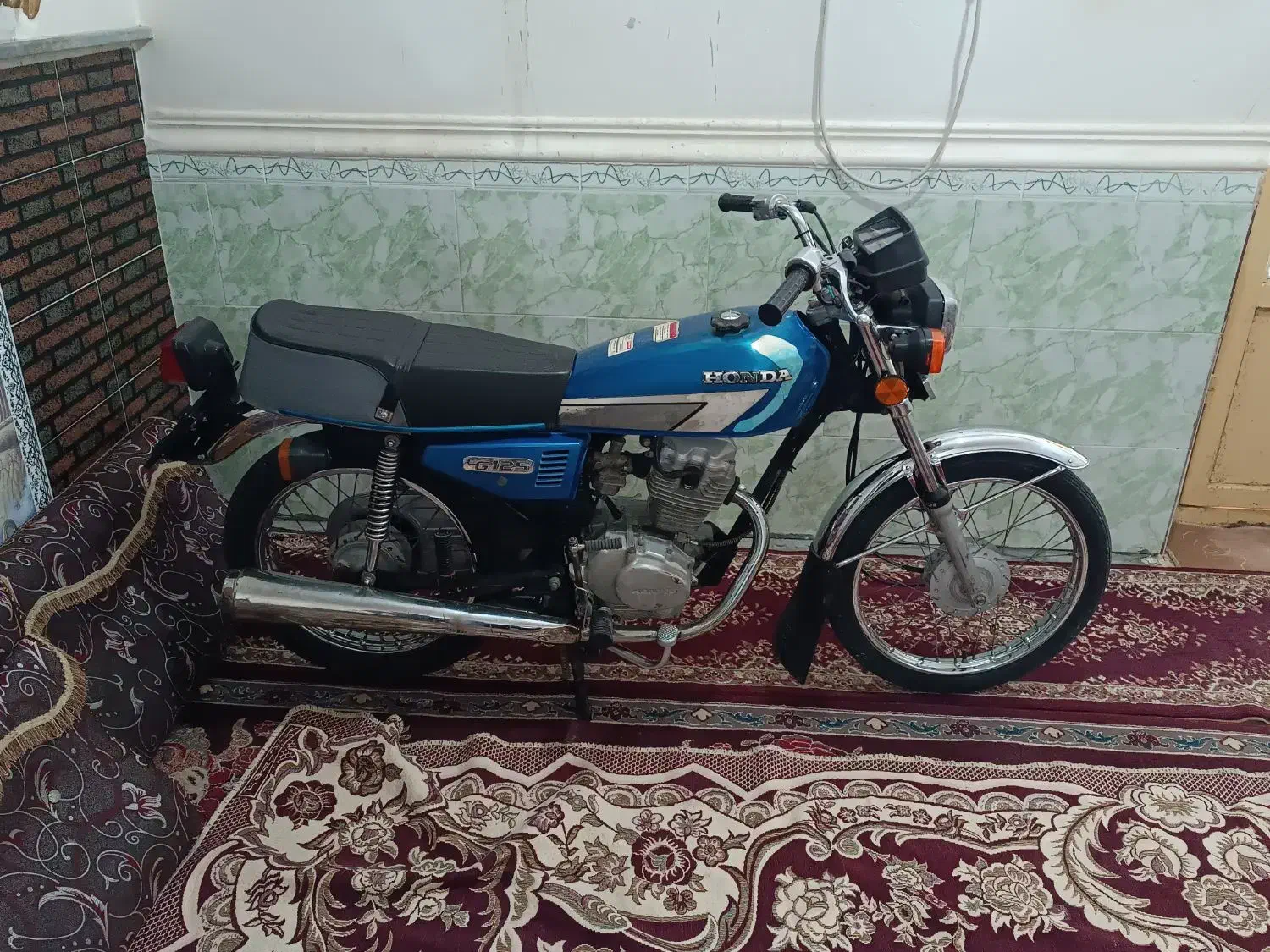 متور سی دی ای|موتورسیکلت|آبپخش, |دیوار