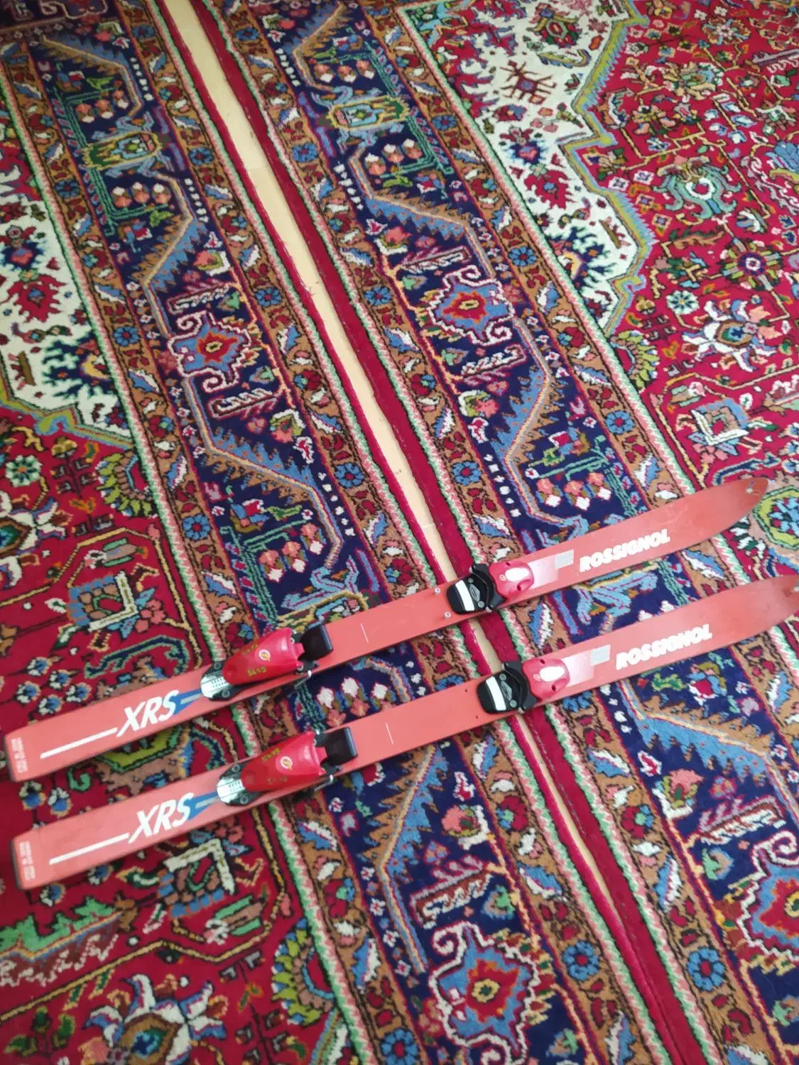 یک عدد اسکی در حد نوع ساخت ایتالیا برند روسینگال|ورزشهای زمستانی|ارومیه, |دیوار