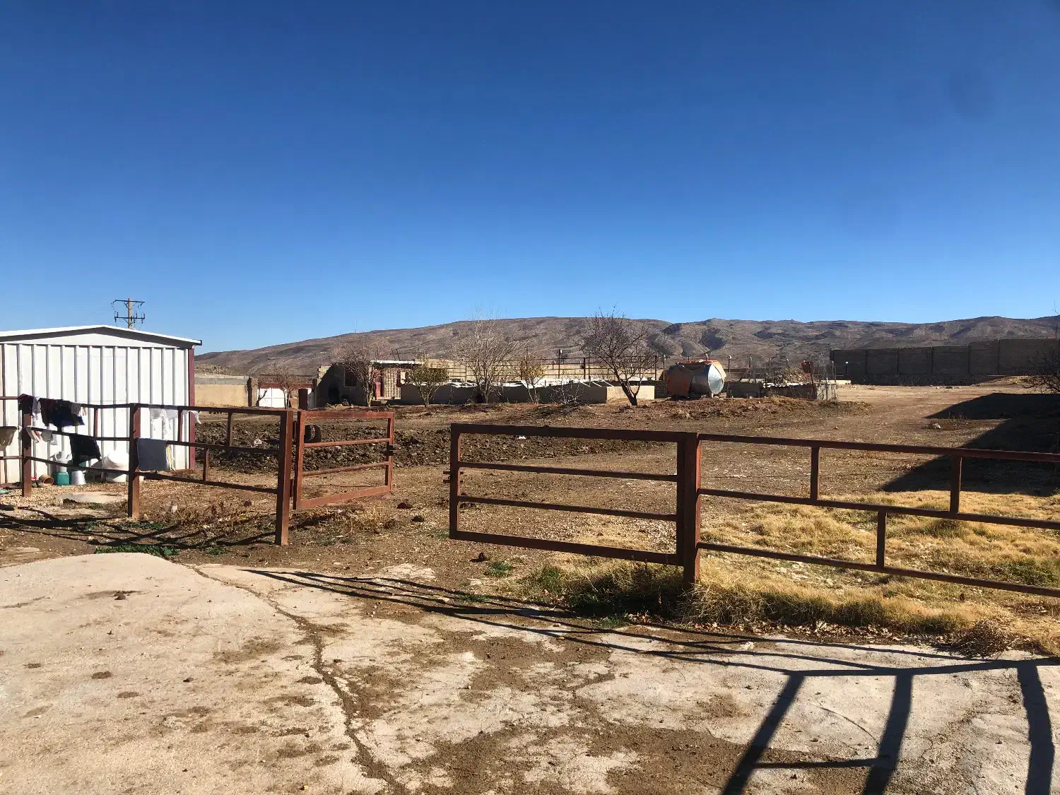 اجاره اصطبل اسب،گاوداری باتجهیزات،انبار ماشین آلات|اجارهٔ دفتر صنعتی، کشاورزی، تجاری|شیراز, مجتمع شهید پرویزی|دیوار