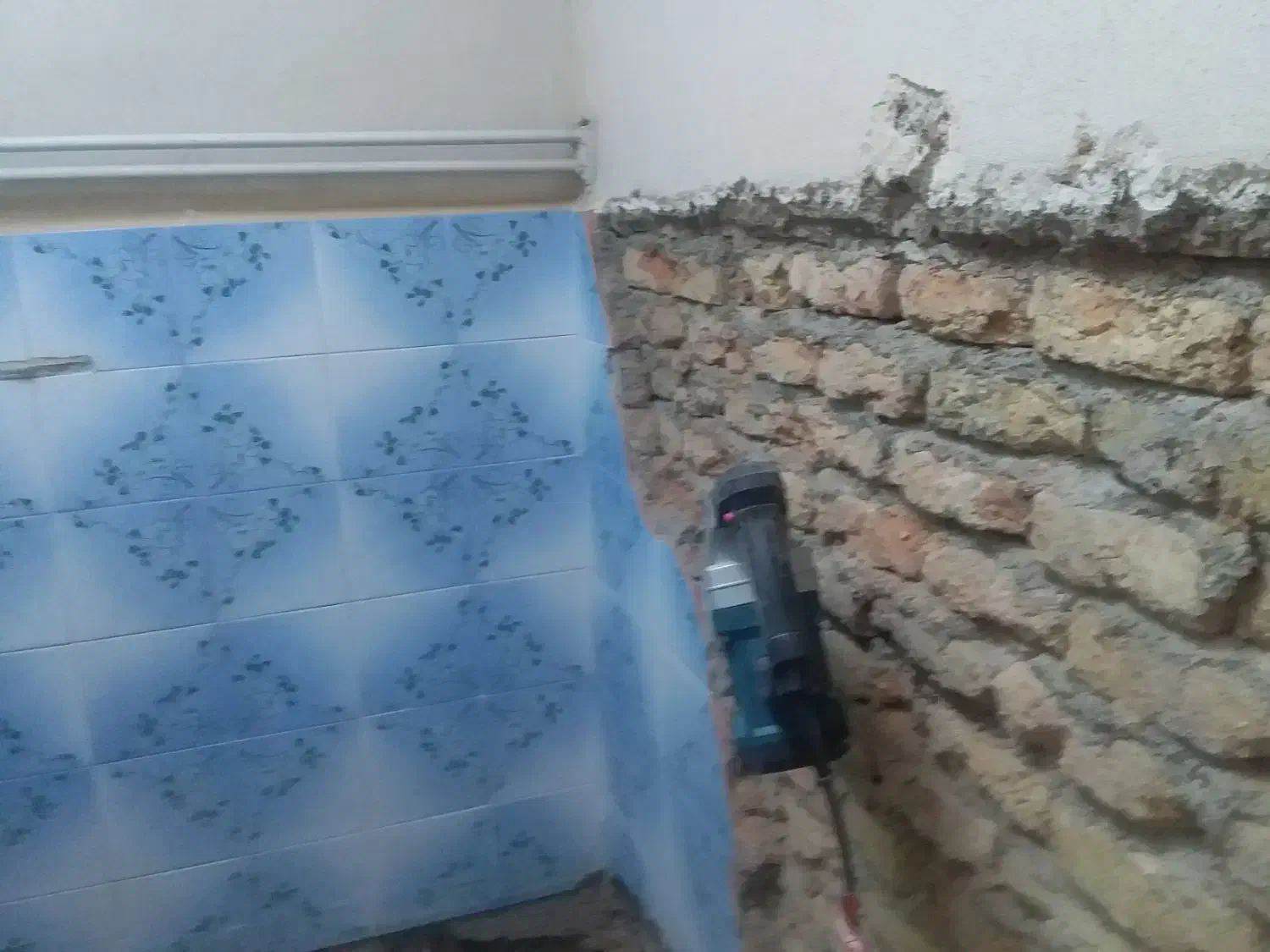 تخریب تعمیرات بنای سیمان کاری حتی ۱ ساعته|خدمات پیشه و مهارت|سنندج, |دیوار