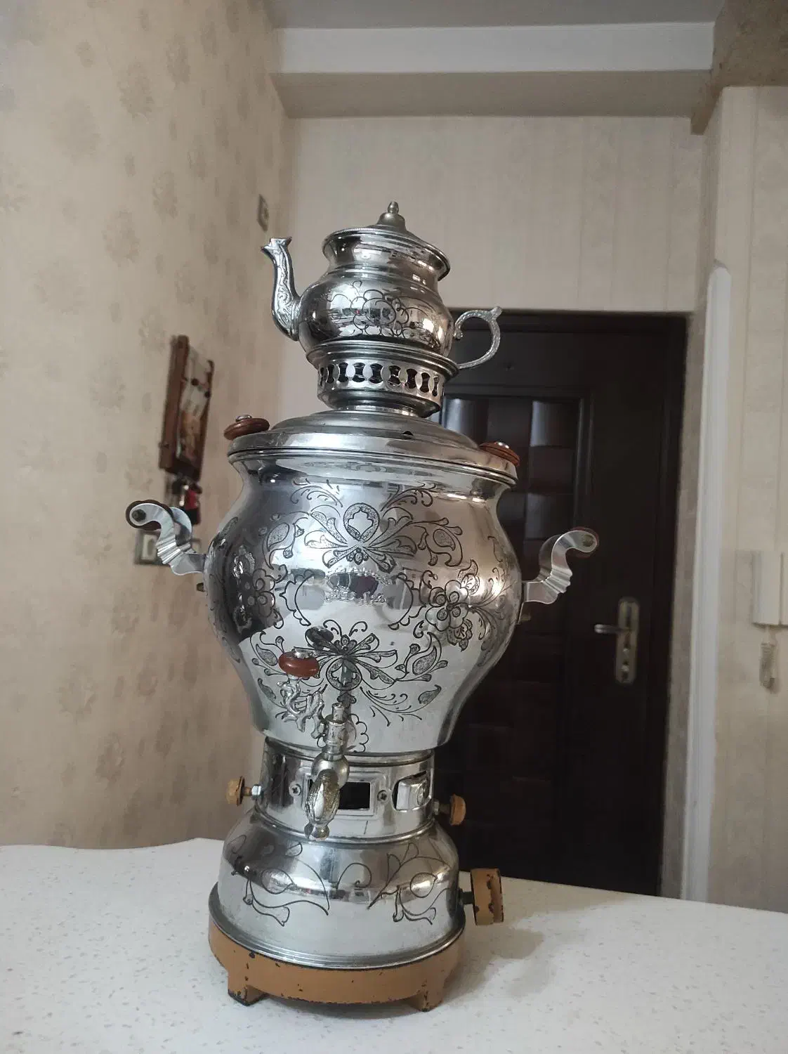 سماور گازی|سماور، چایساز، قهوهساز|لاهیجان, قیام|دیوار