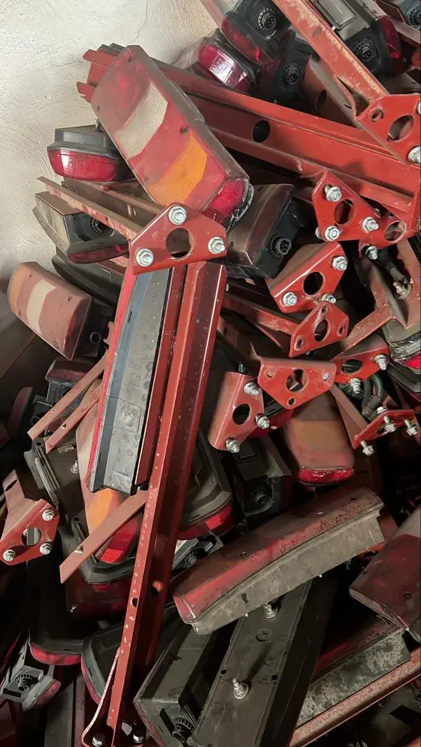 لوازم کامیون بنز جفت و تک|قطعات یدکی و لوازم جانبی|کرج, اصفهانی‌ها|دیوار