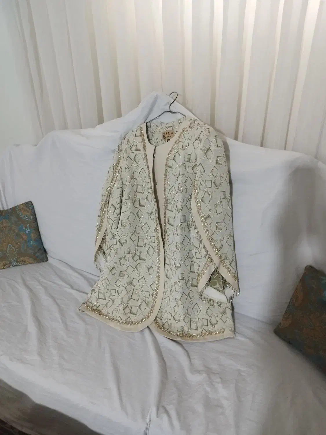 کت مجلسی|لباس|مشهد, طبرسی شمالی|دیوار