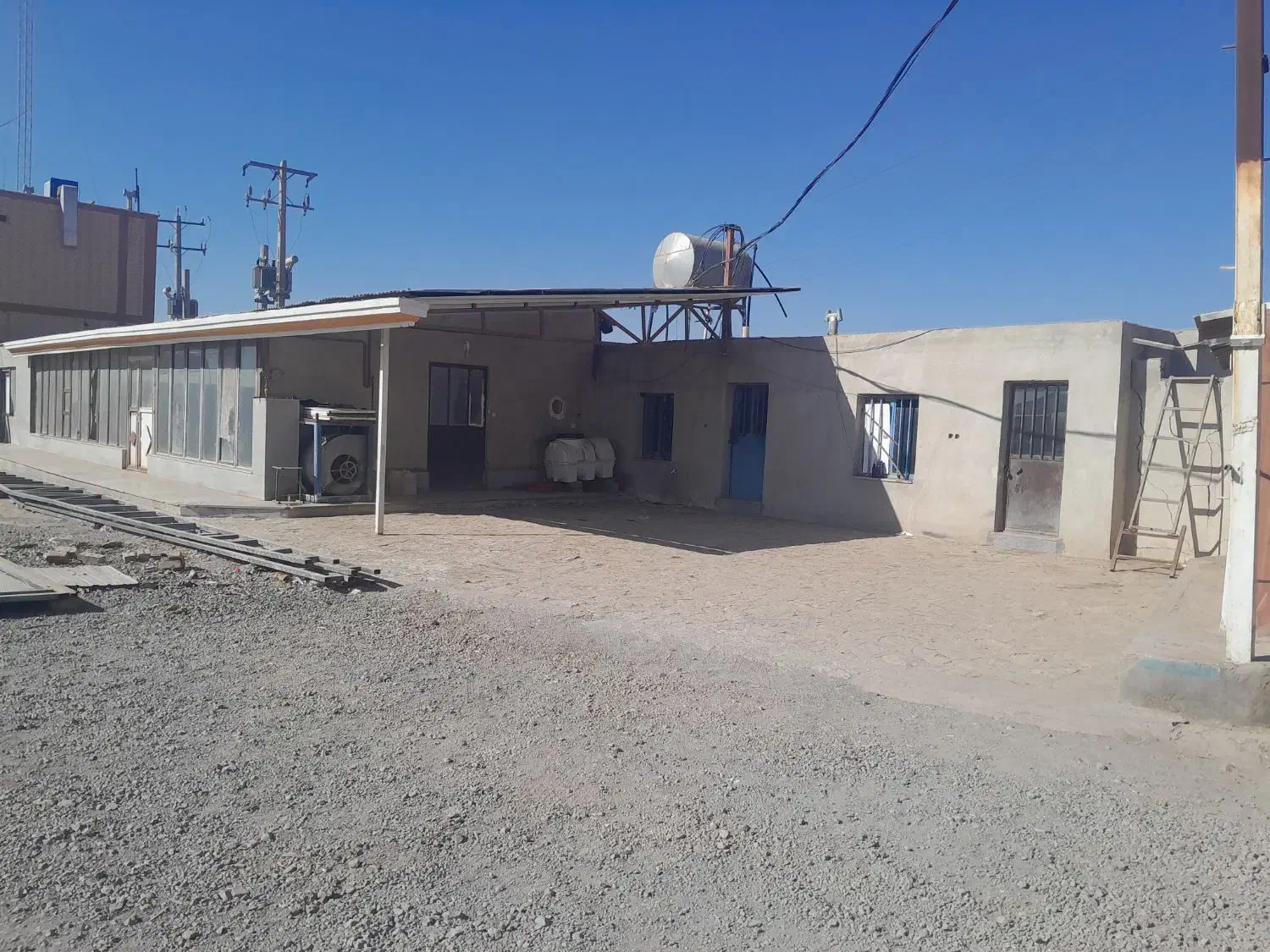 یک نگهبان براشرکت|استخدام سرایداری و نظافت|نیشابور, هفده شهریور|دیوار