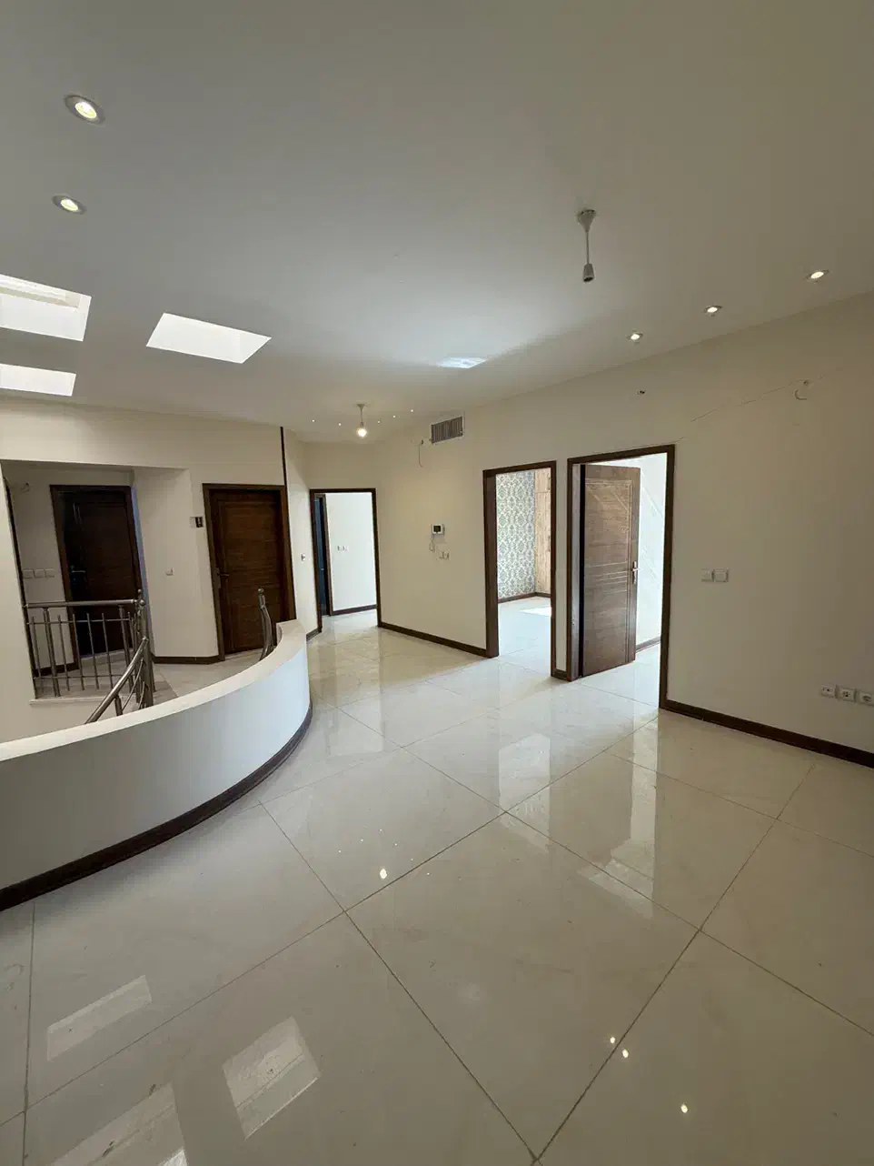 ۲۸۵ متر ویلایی نوساز/ابوالحسن|فروش خانه و ویلا|اصفهان, خواجو|دیوار