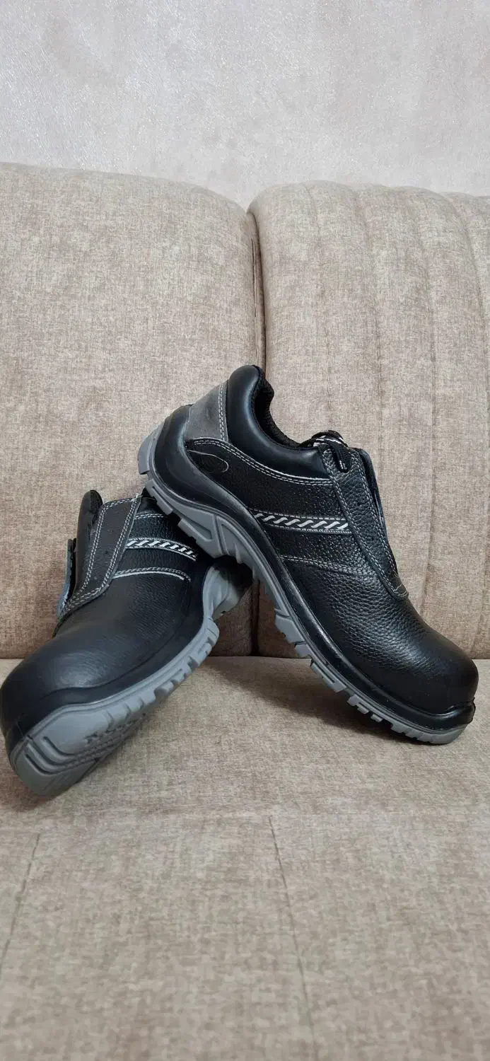 کفش کار|کیف، کفش، کمربند|ری, شهرری|دیوار