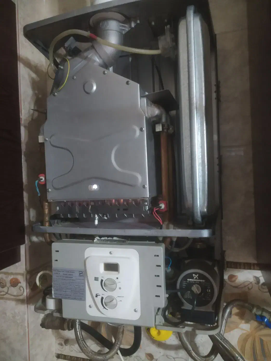 سرویس و تعمیر تخصصی انواع پکیج شوفاژ دیواری|خدمات پیشه و مهارت|اصفهان, برازنده|دیوار