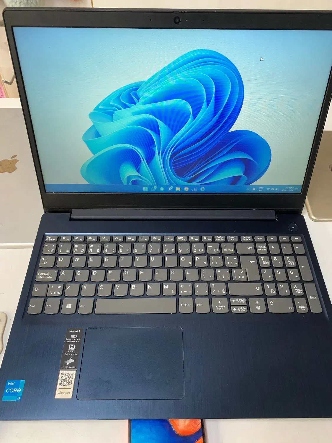 لنوو تاچ اسکرین i3-8-256 بسیار تمیز|رایانه همراه|تهران, شادمان|دیوار