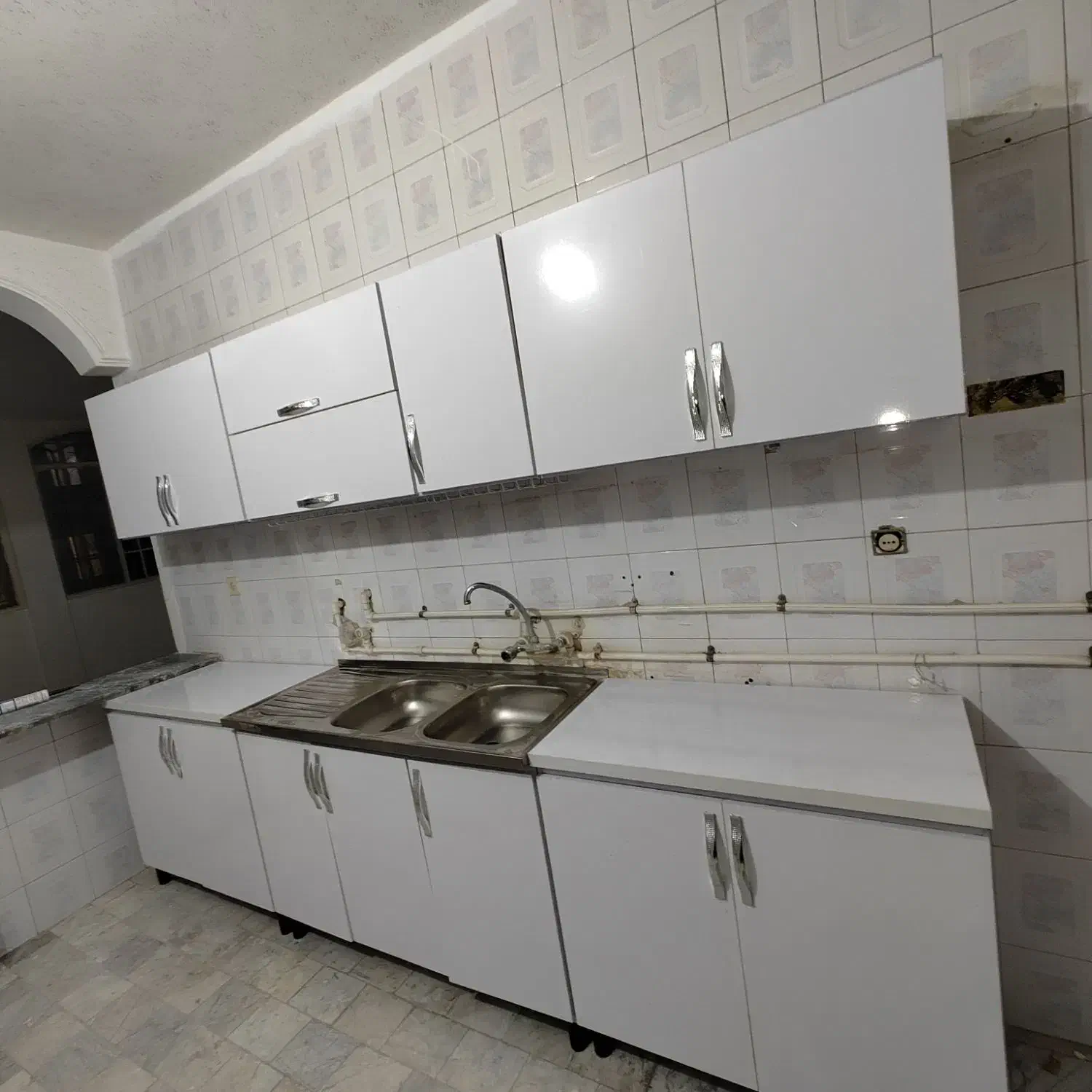 آپارتمان یک‌خواب ۵۵متری طبقه اول بازسازی شده