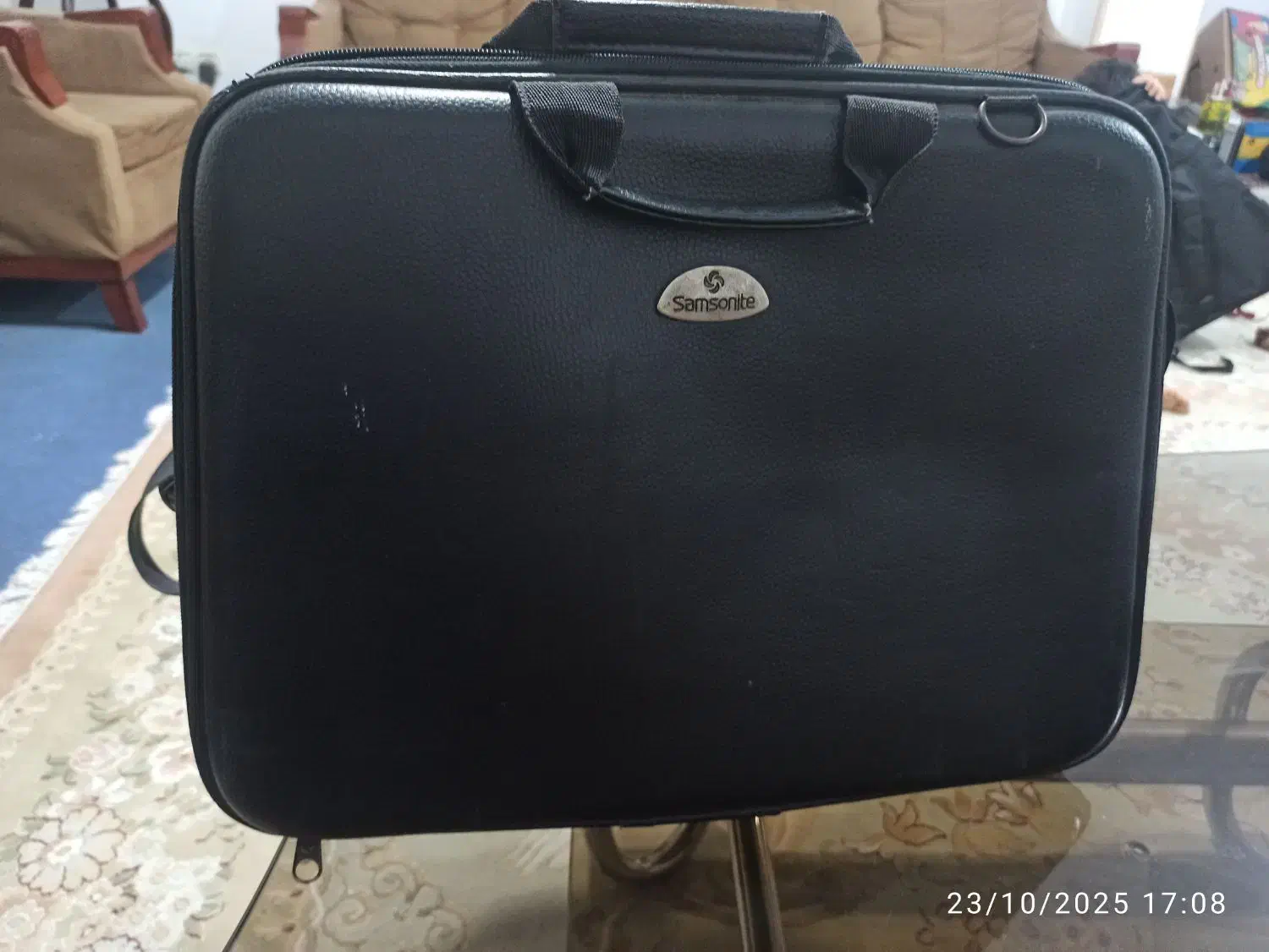 کیف سامسونت در حد|کیف، کفش، کمربند|اندیشه, اندیشه فاز ۴|دیوار