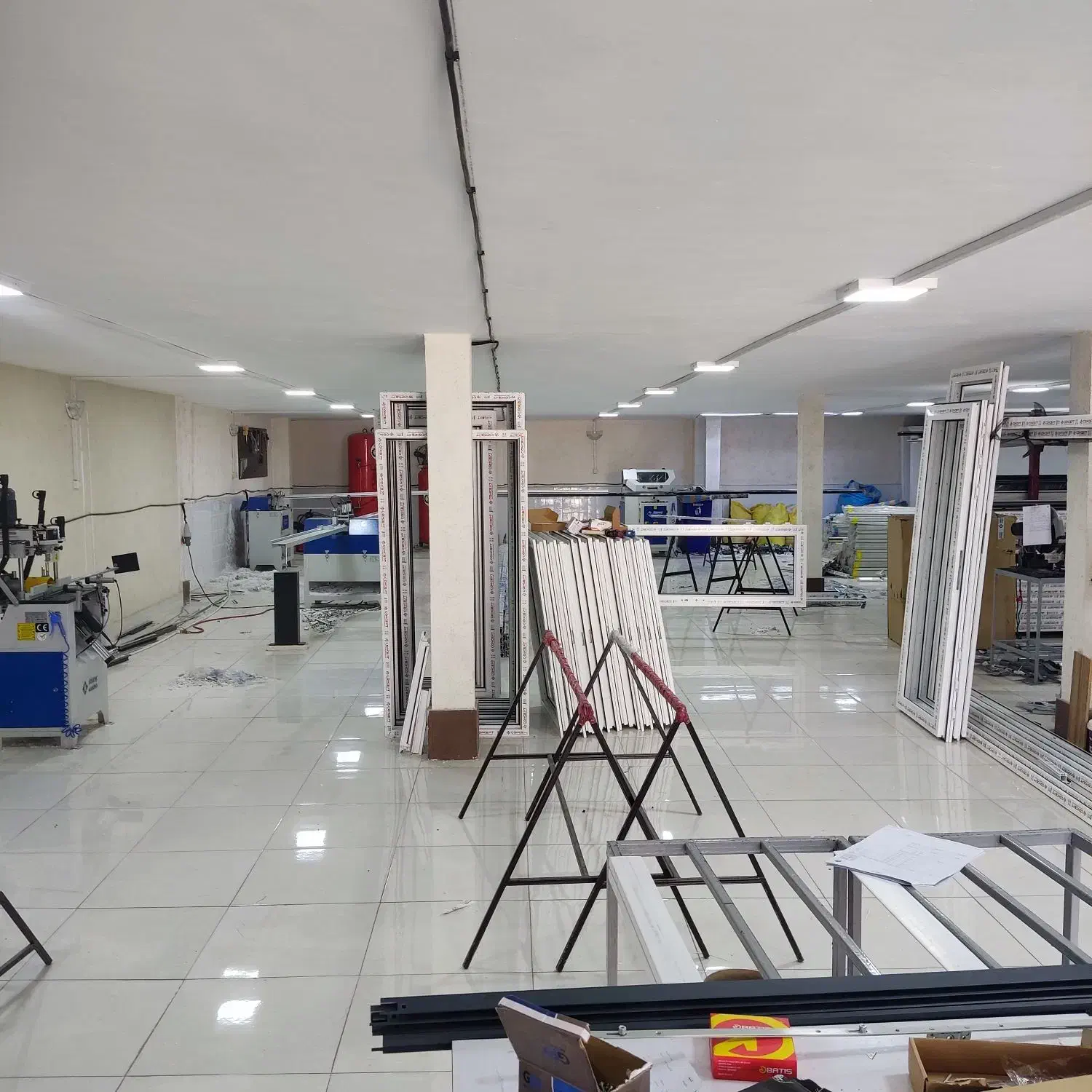 تولید درب پنجره دوجداره پی وی سی UPVC  آلومینیومی|خدمات پیشه و مهارت|شیراز, قصرالدشت|دیوار