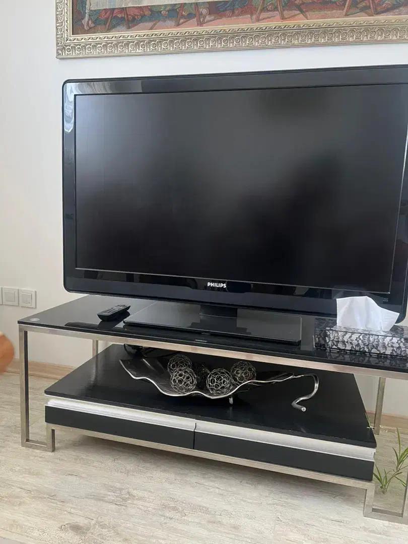 فروش لوازم منزل به دلیل جابجایی تلویزیون،اینه،میز|سایر لوازم برقی|شیراز, شهرک برف فروشان|دیوار