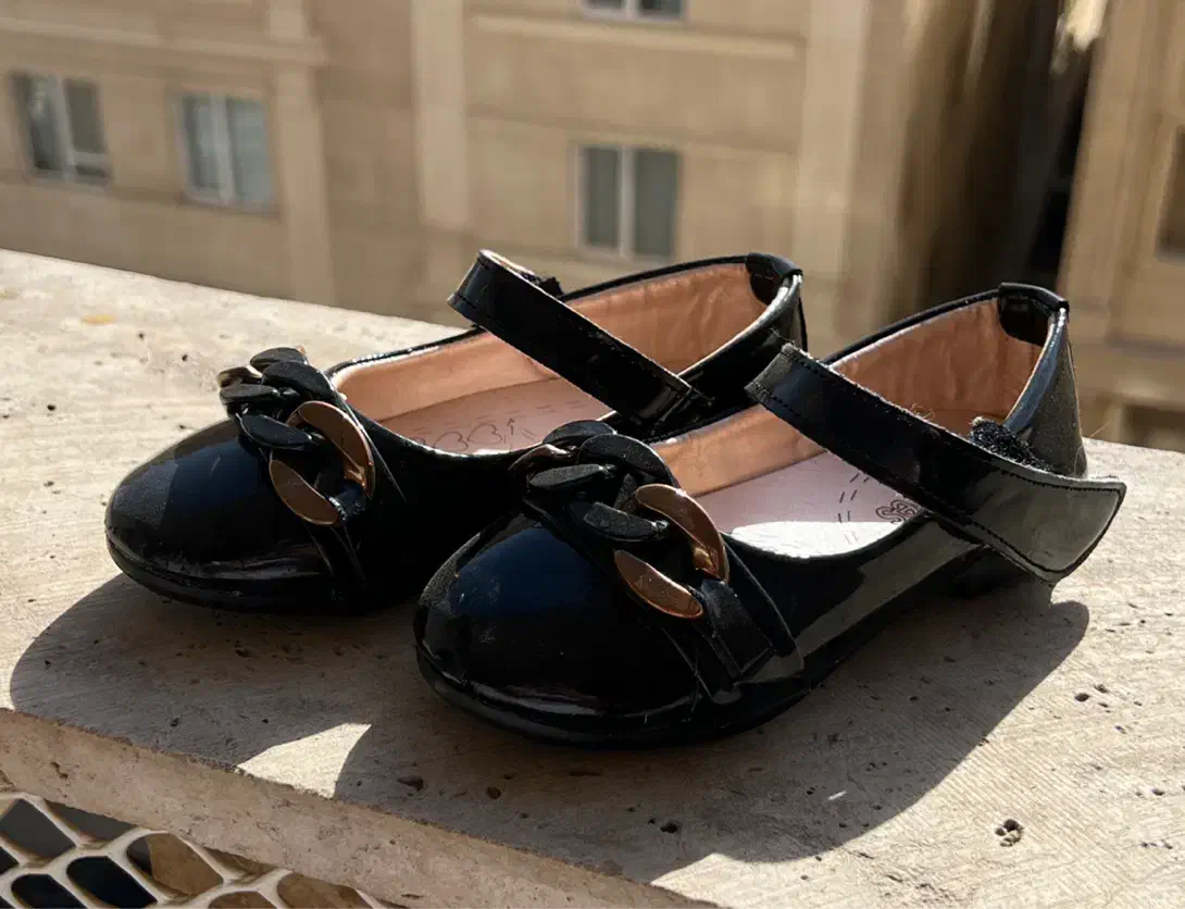 کفش و بوت دخترونه ۳ ساله|کفش و لباس بچه|محمدشهر, همایون ویلا|دیوار