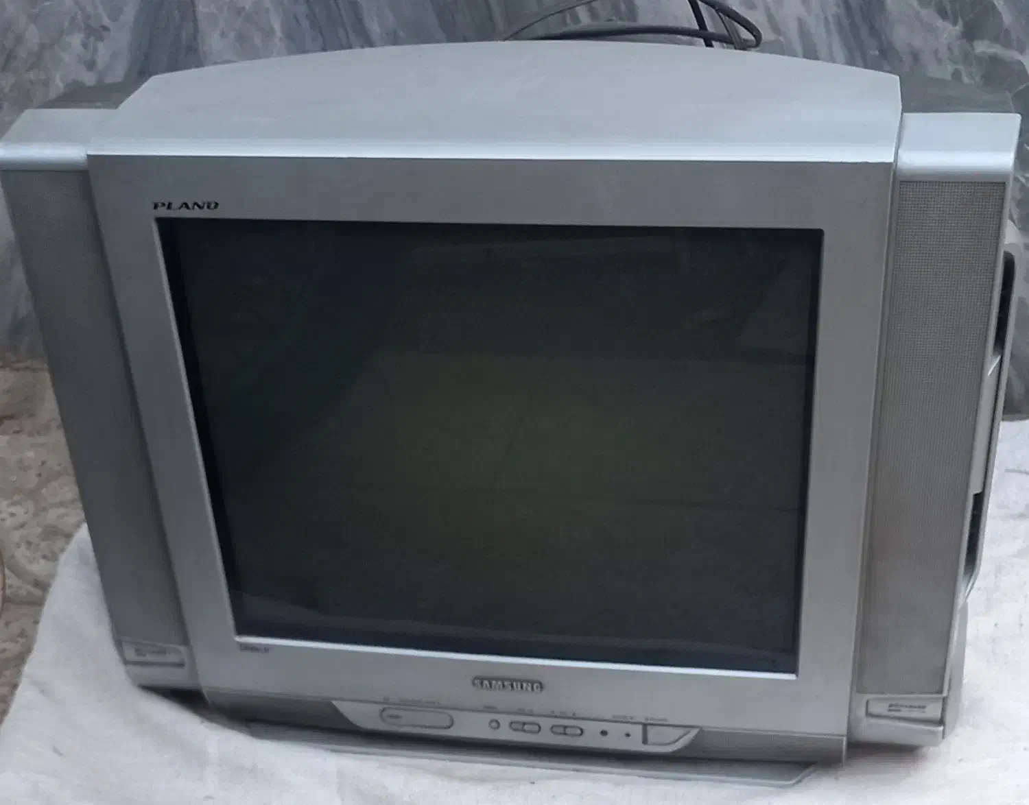 تلویزیون ۲۱ اینچ|تلویزیون و پروژکتور|اصفهان, شیخ طوسی|دیوار