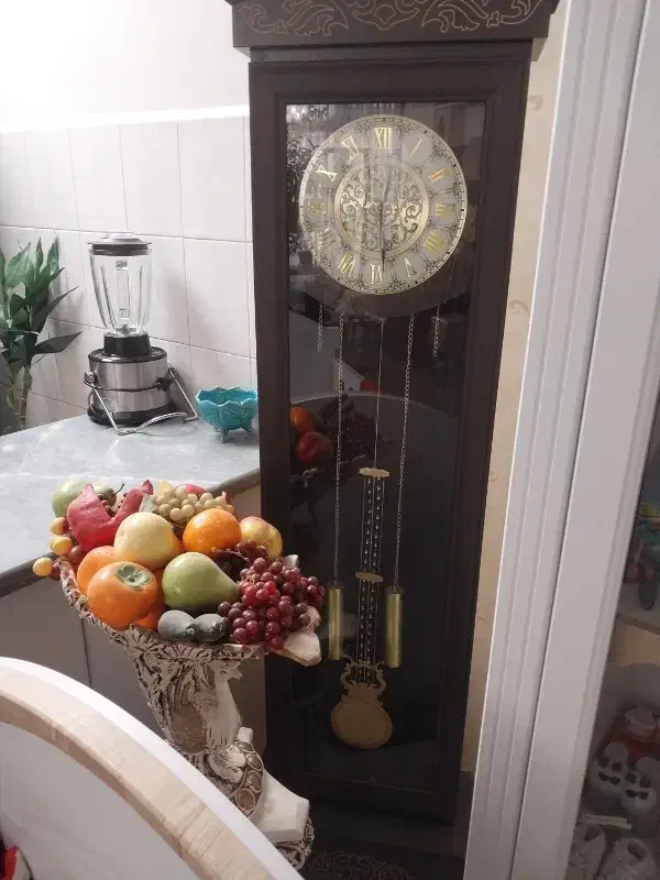 ویترین و ساعت ایستاده|ساعت دیواری و تزئینی|اصفهان, تیران|دیوار