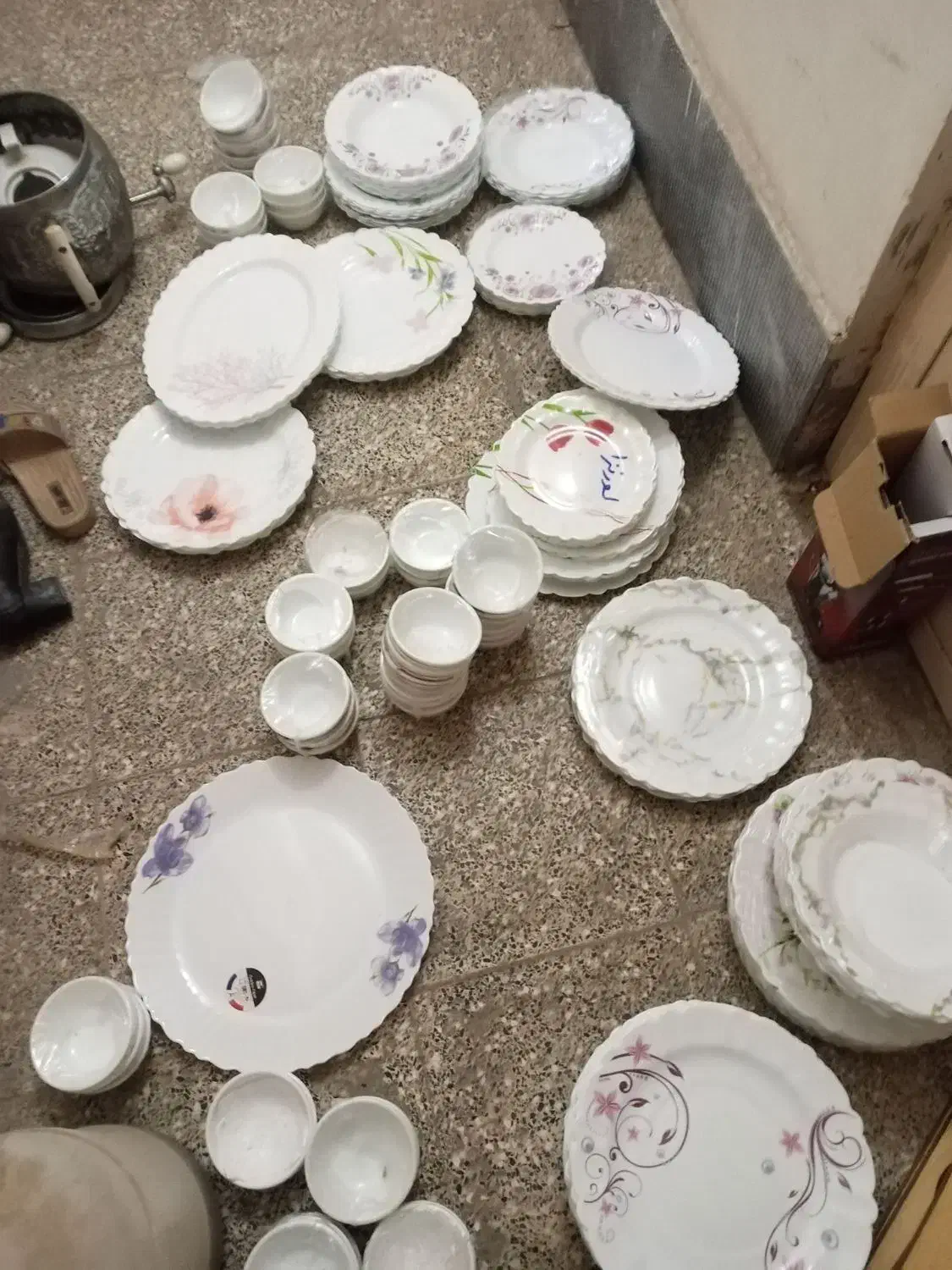 اکروپال جهت ناقصی زیاد هست نو نو|ظروف سرو و پذیرایی|مشهد, جاهد شهر|دیوار