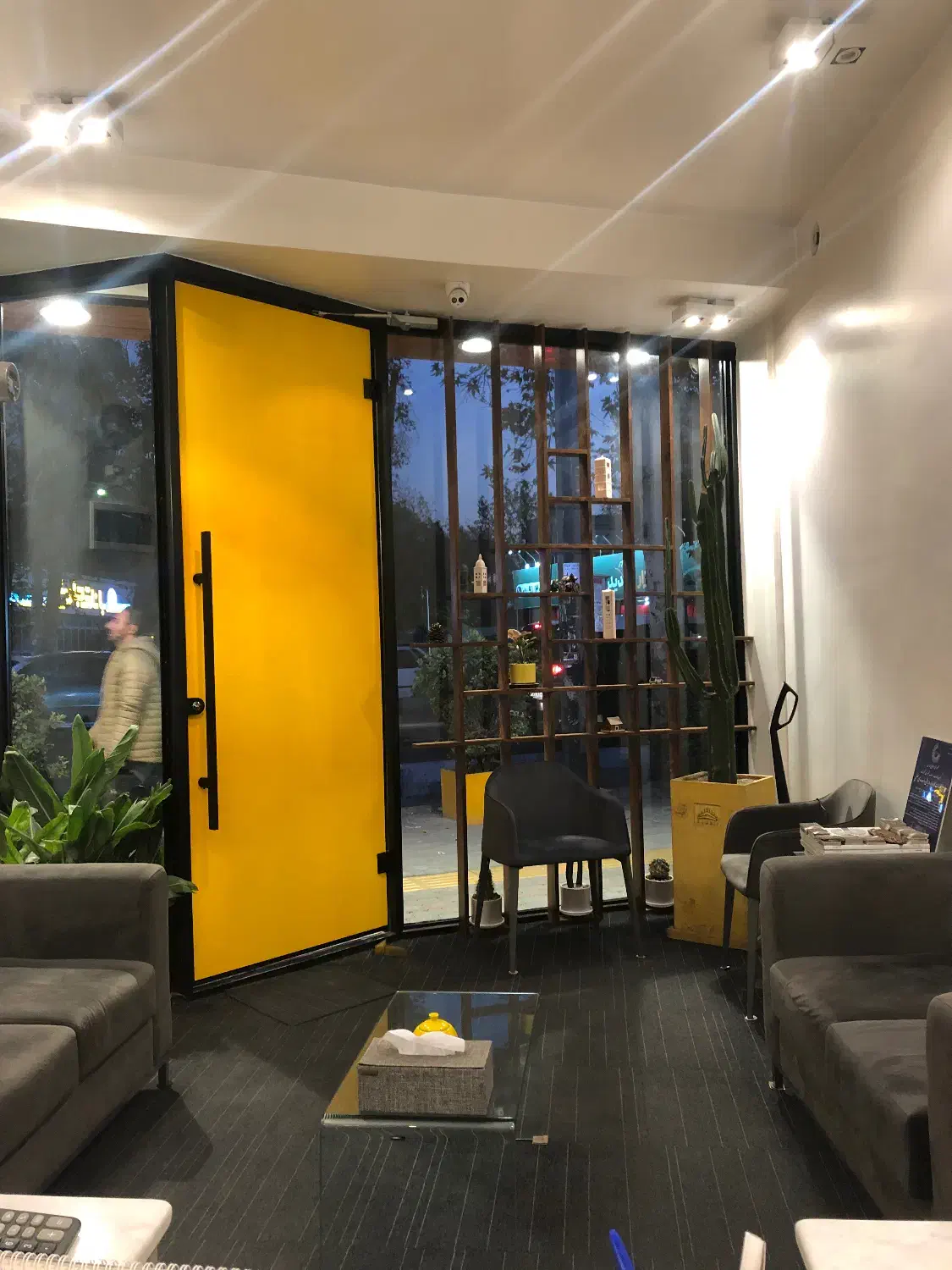 استخدام مشاور در مسکن خوشنام و قدیمی|استخدام بازاریابی و فروش|تهران, باغ فردوس|دیوار